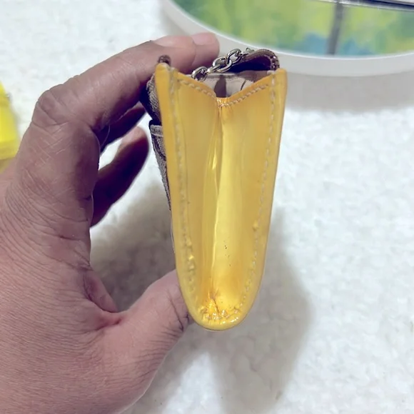 Coach mini Card/Keychain Holder with 2 Rings & Croc Keychain - Picture 10 of 11